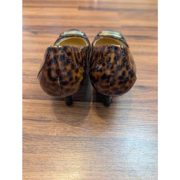 Cole Haan Patent Leather Kitten Heel Pumps- Size 8.5 B Leopard Print Gold Buckle - Picture 3 of 8